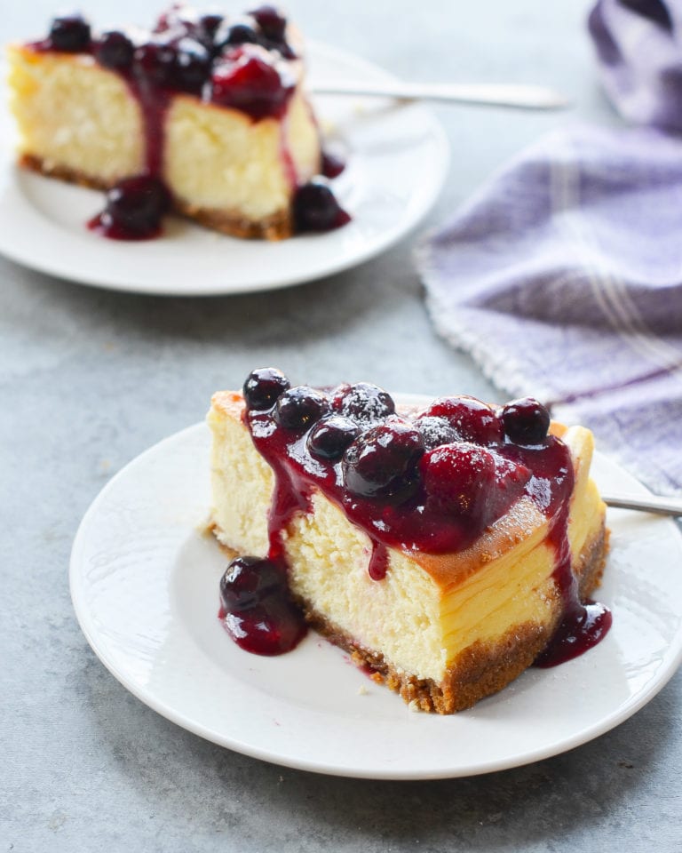 ny style cheesecake with berry sauce