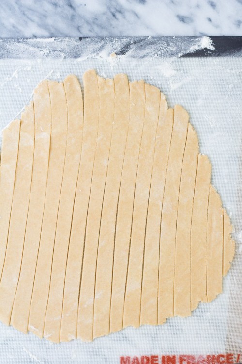 apple pie dough strips